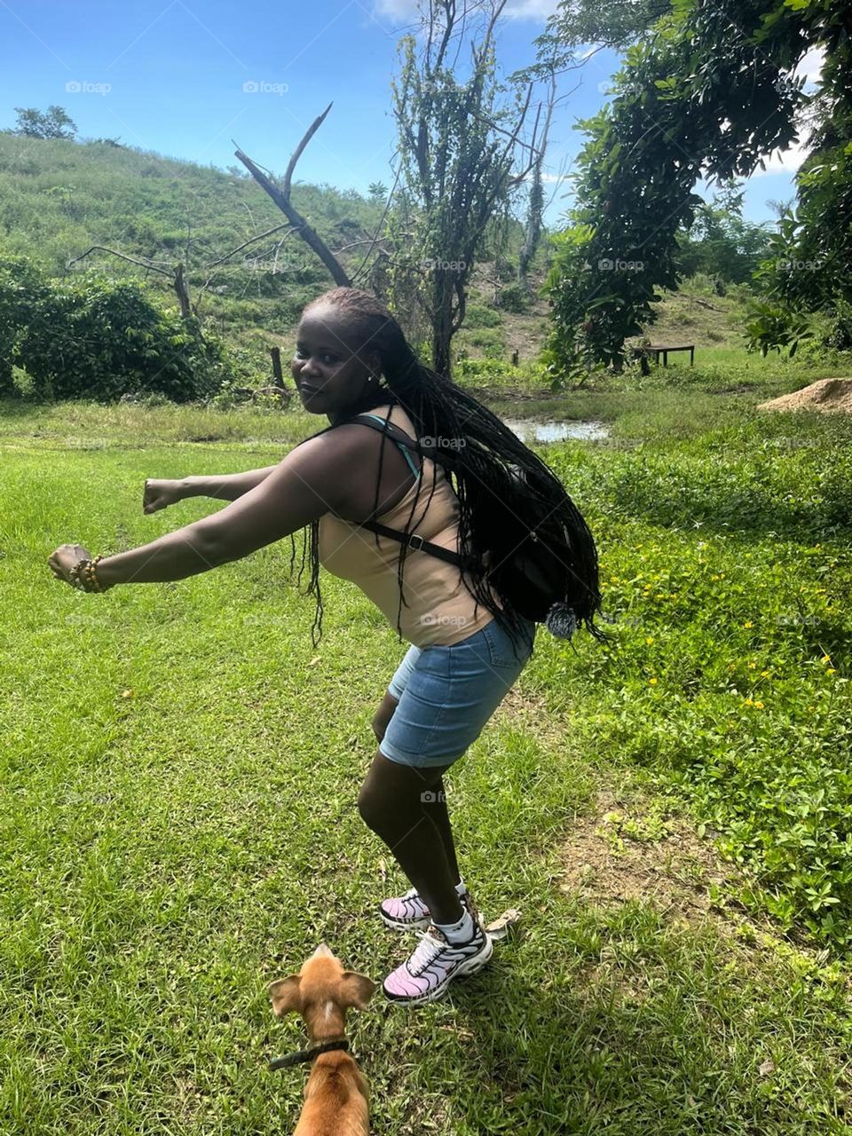 i just enjoy how i am and what i do becaus i have no problem  live in my own skinn and shareing my work with others.