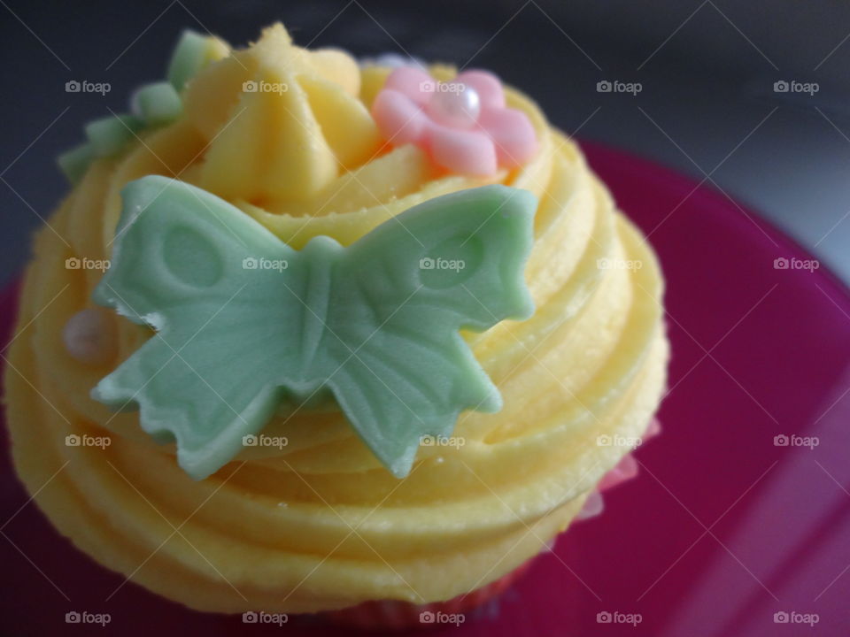 yellow cupcake