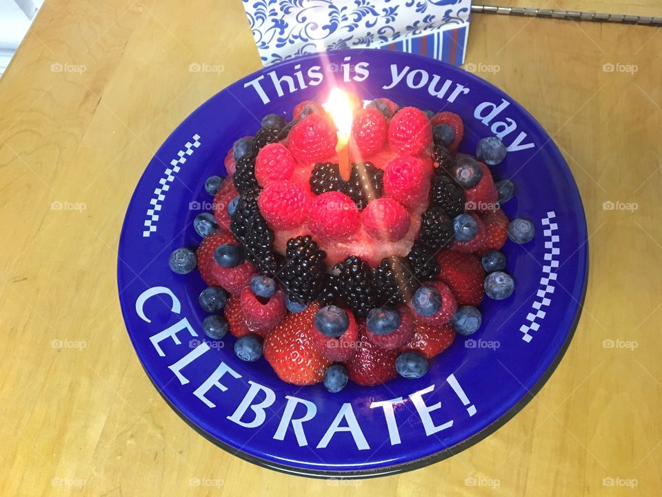Fruit Birthday Cake
Fresh Fruit Cake Platter