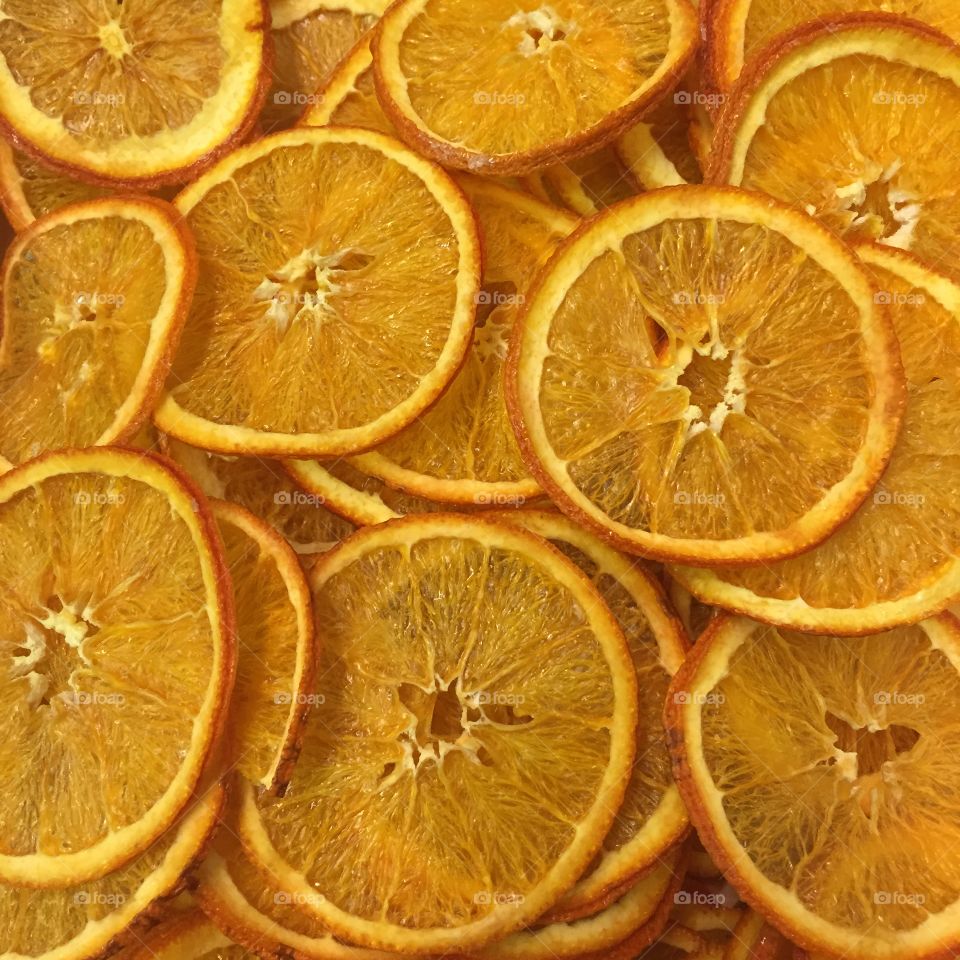 Dehydrated orange wheels 