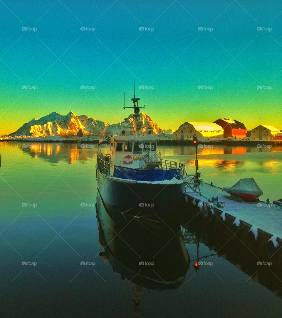 Fishingboat delivering in Lofoten 