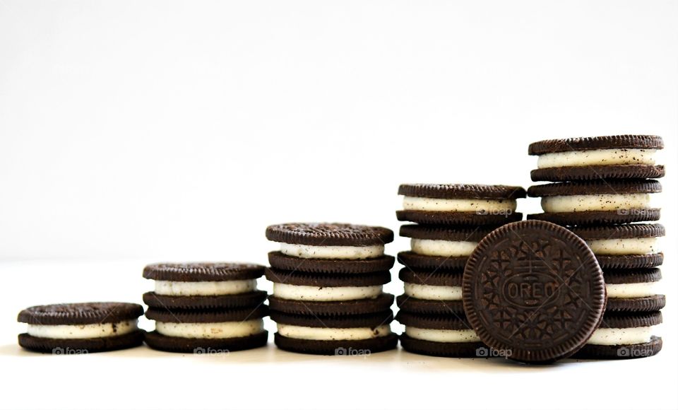 Oreo cookies pyramid