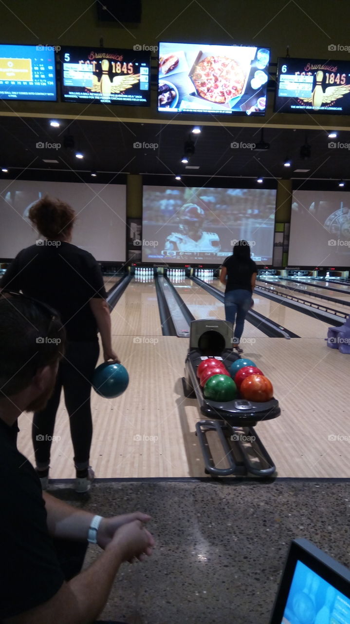 let's bowl!