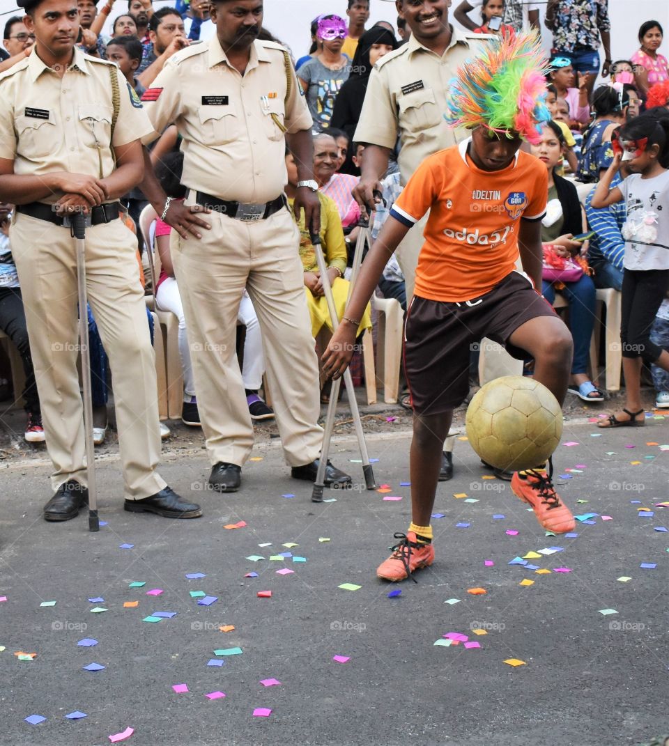 Goa kid showing off love for football in Carnival..😍