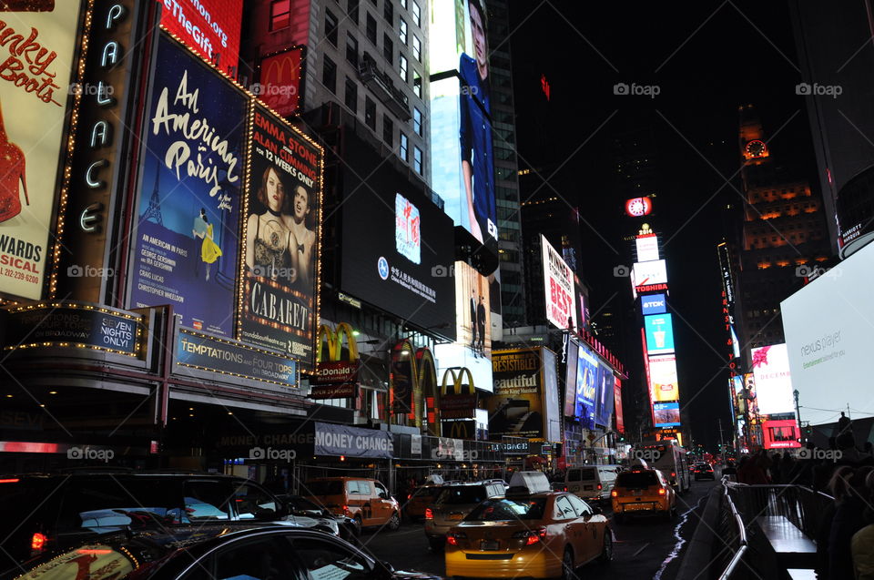 Times Square. ●°○♢
°•○▪□ New York.