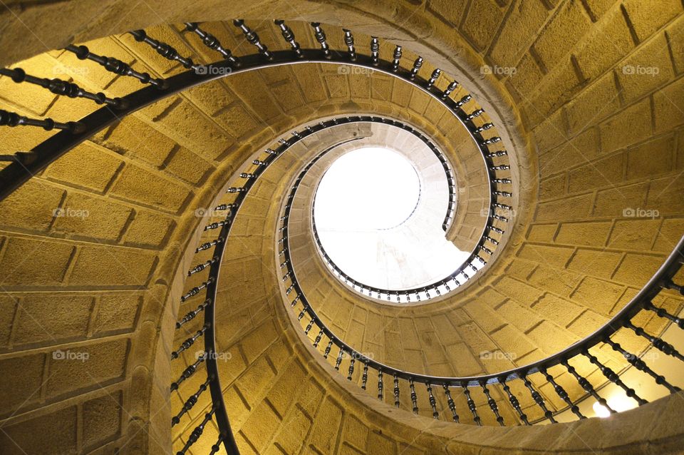 Triple spiral staircase