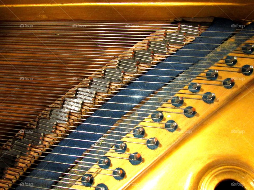 inside the piano