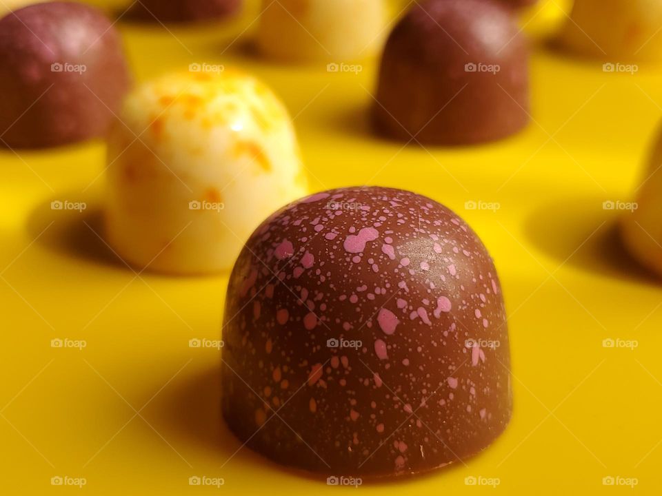 Flavored chocolate truffles