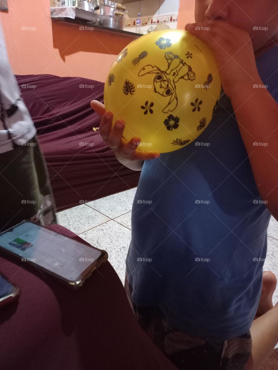 O encanto das bexigas na vida das crianças. Além de alegrar as crianças, as brincadeiras com bexigas as deixam muito animadas: as cores, seus movimentos e, o  barulho que proporcionam ao serem estouradas