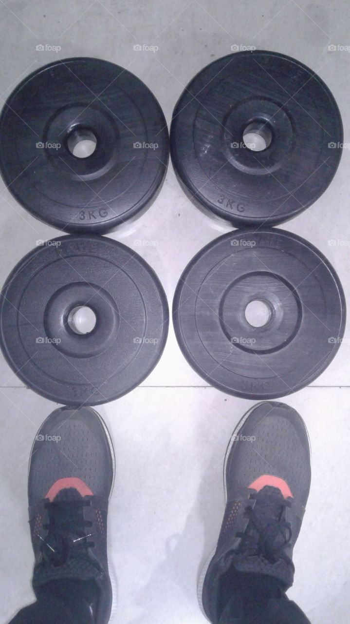 Work out plates and shoes.