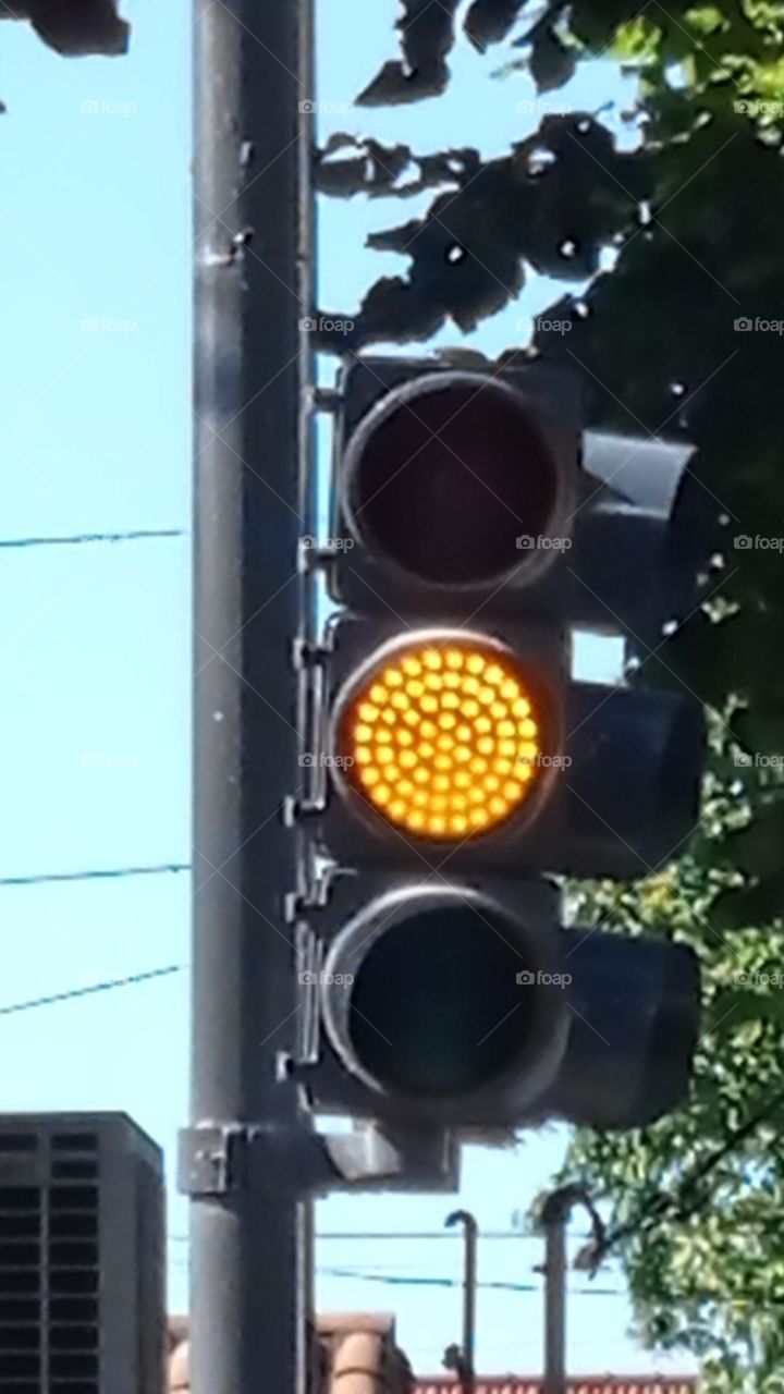 Yellow Traffic light / Semáforo en amarillo