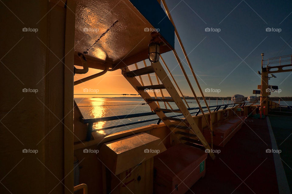 sol sommar boats vatten by cekari