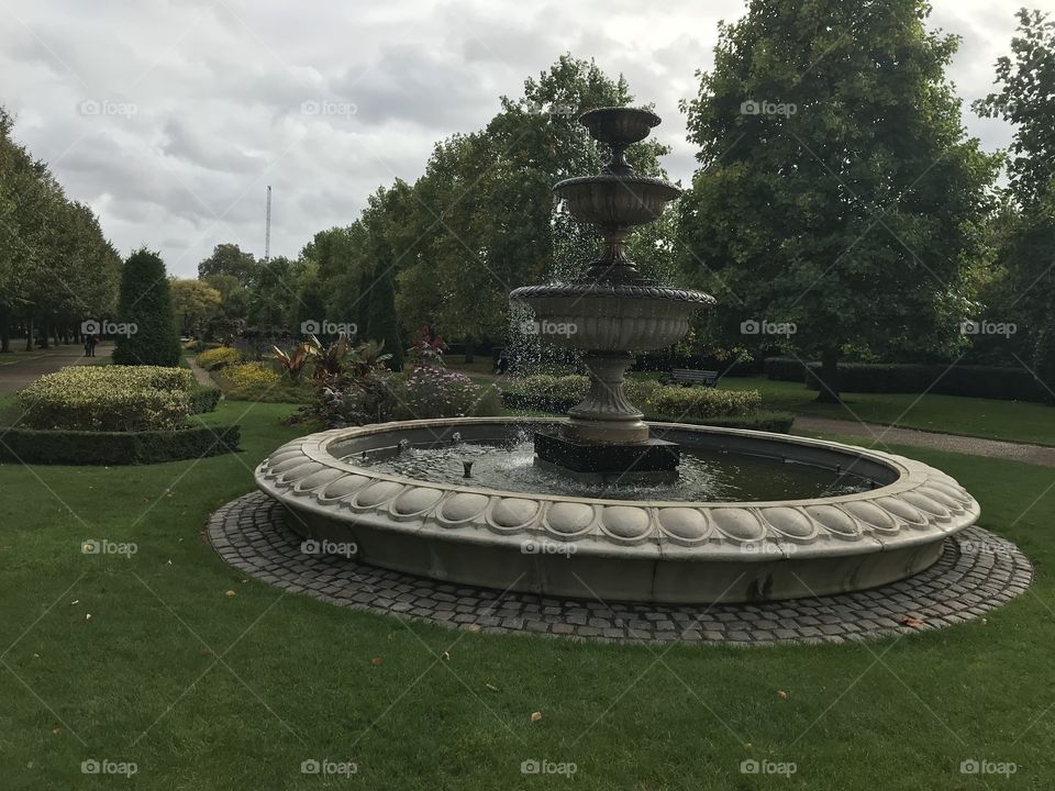 Fountain in English Garden 
