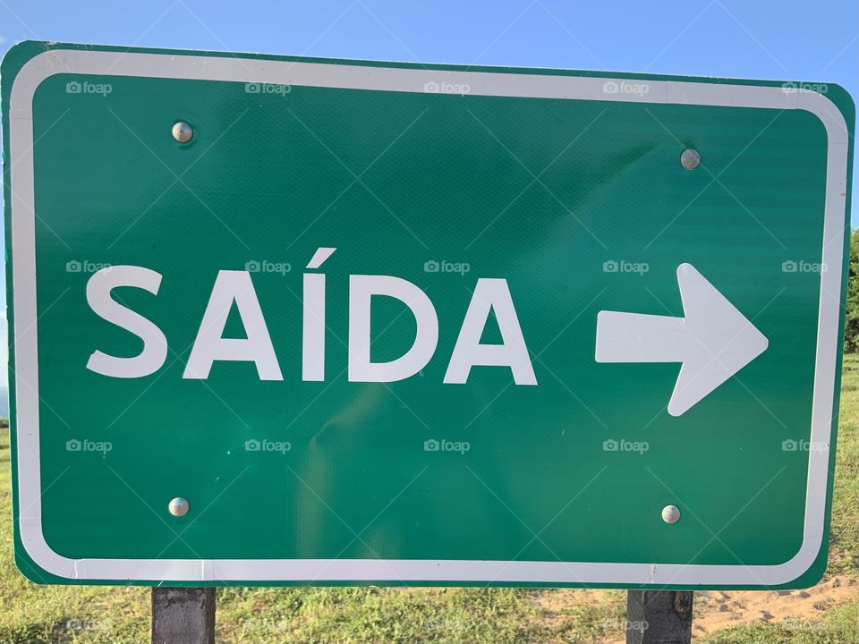 Saida . Exit white and green 