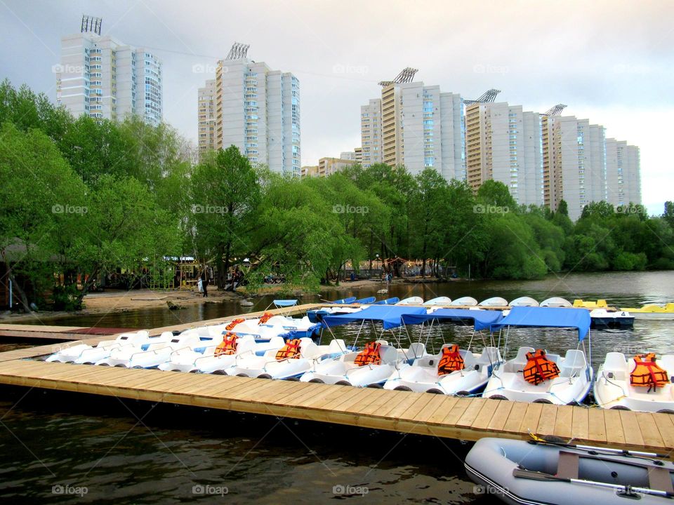 mooring for catamarans