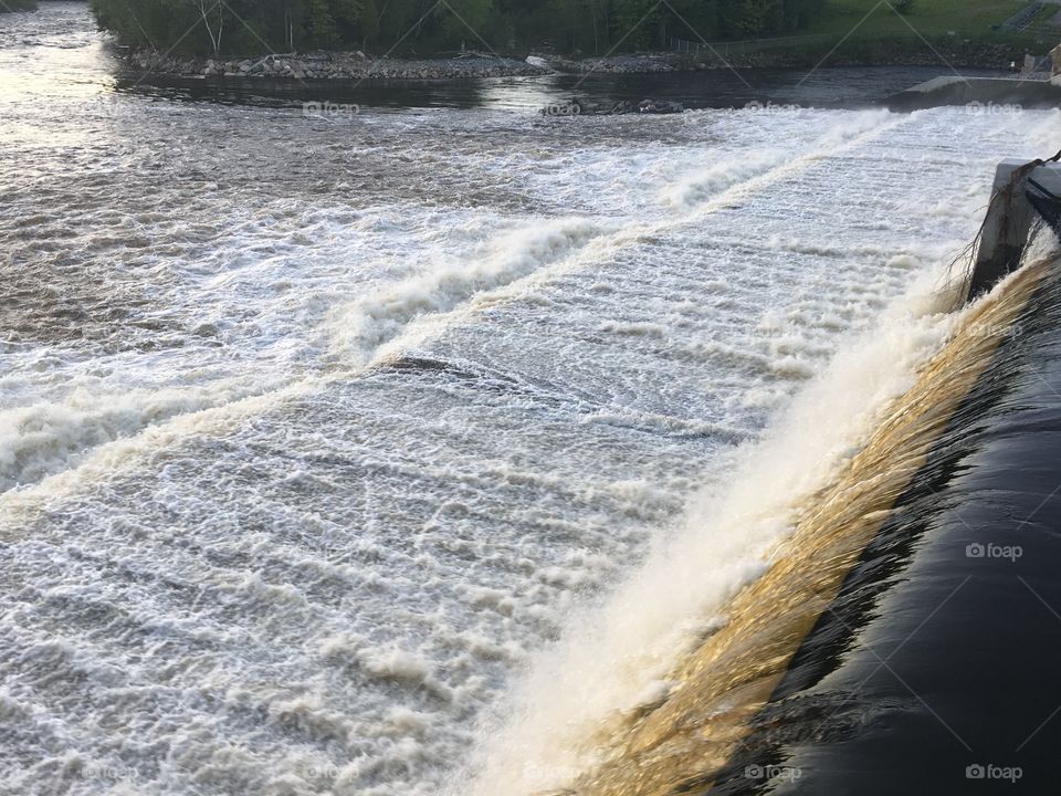 Hydroelectric barrage at Donnacona, Quebec