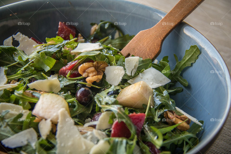 Pear, blueberry, Parmesan and arugula salad