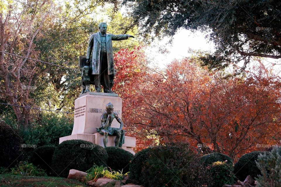 statue in the fall