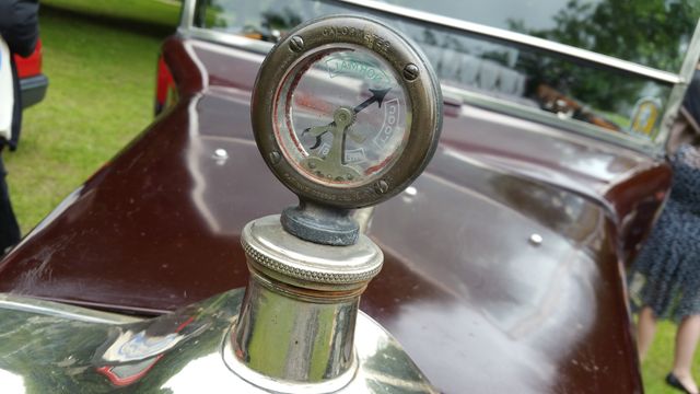vintage car ornament