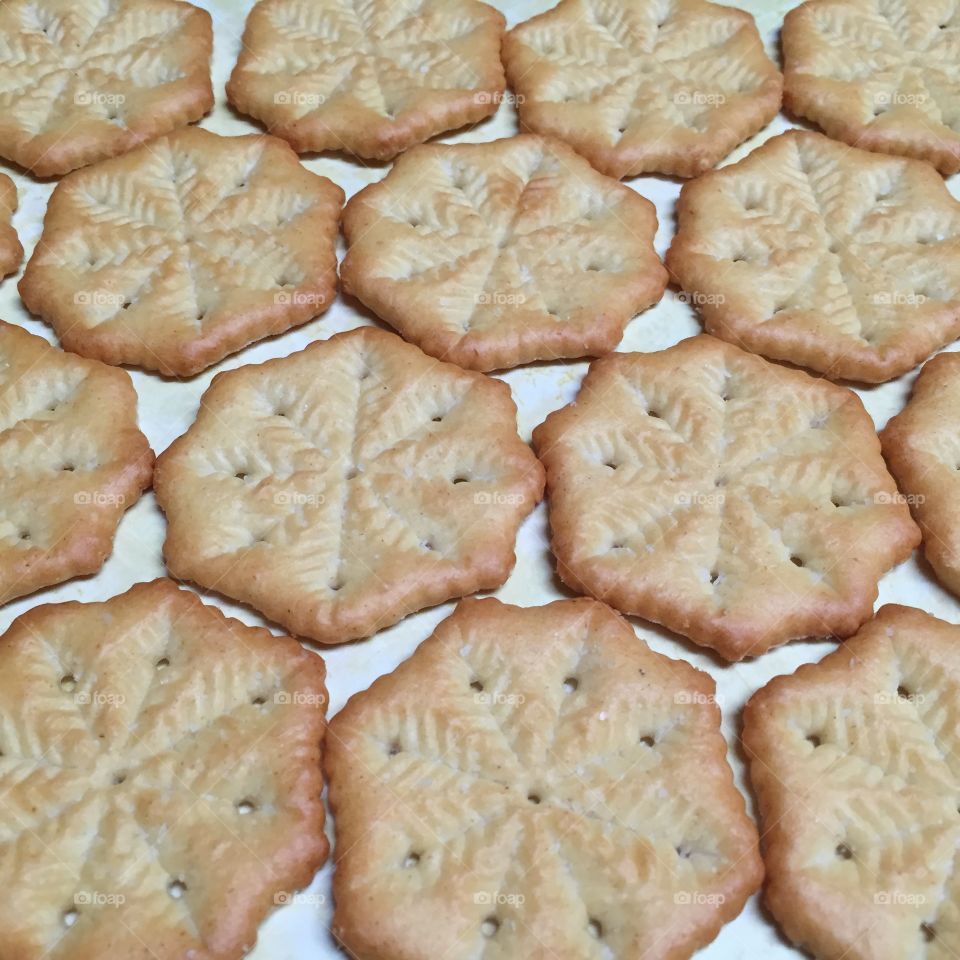 Snowflakes on crackers 