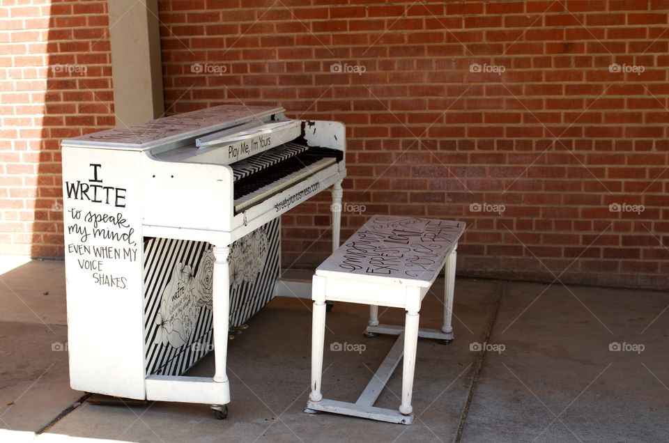 Street piano