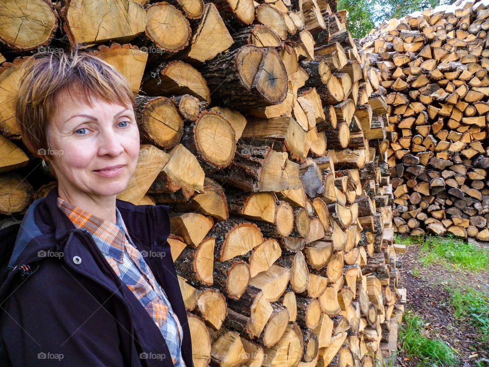 girl on the background of wood