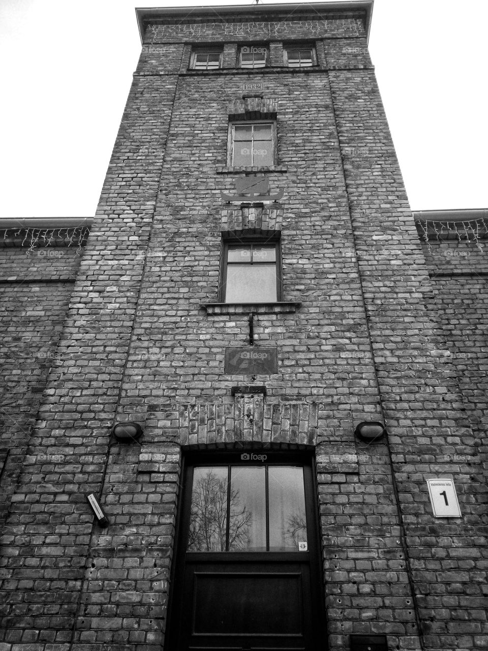 "The most colorful thing in the world is black and white, it contains all colors and at the same time excludes all."
~ Vikrmn, 10 Alone