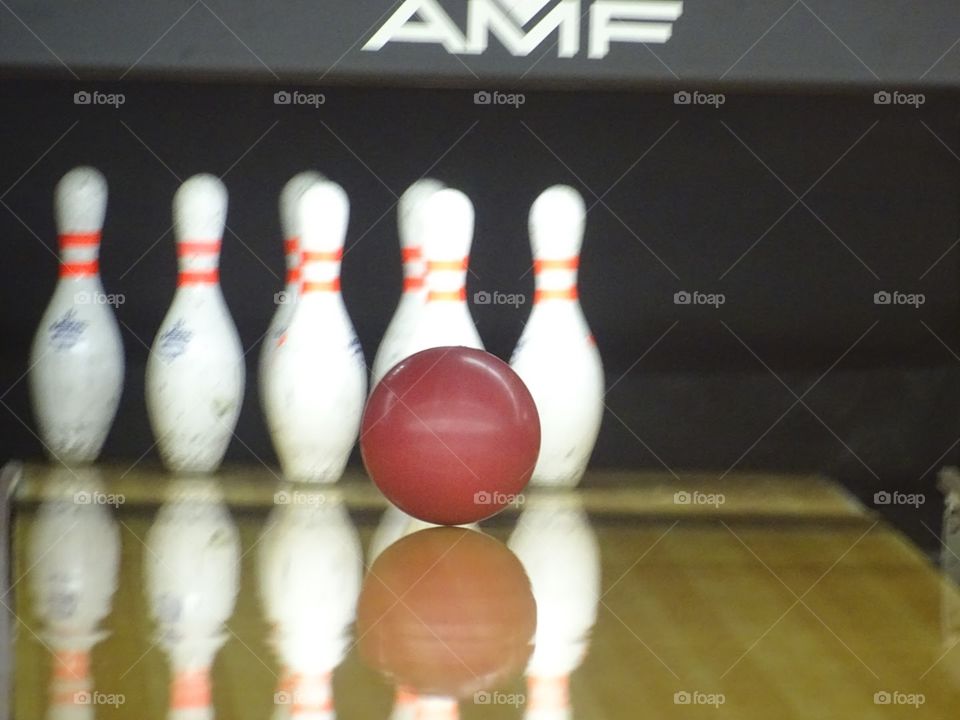 An exciting throw for the bowler.