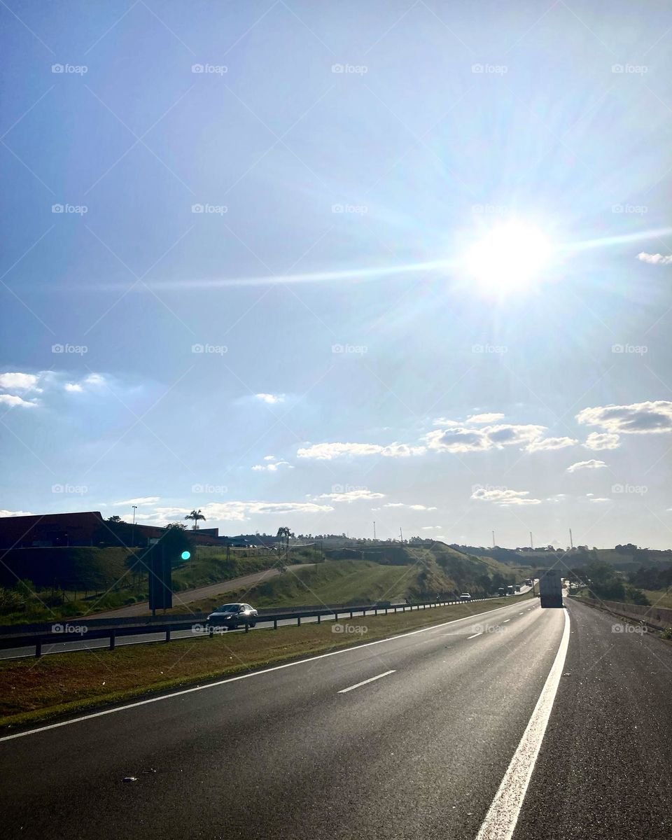 Pelas estradas, vou rodando!

Querendo (ou não), em algum lugar bonito do Interior Paulista eu estarei.

E esse entardecer bucólico?