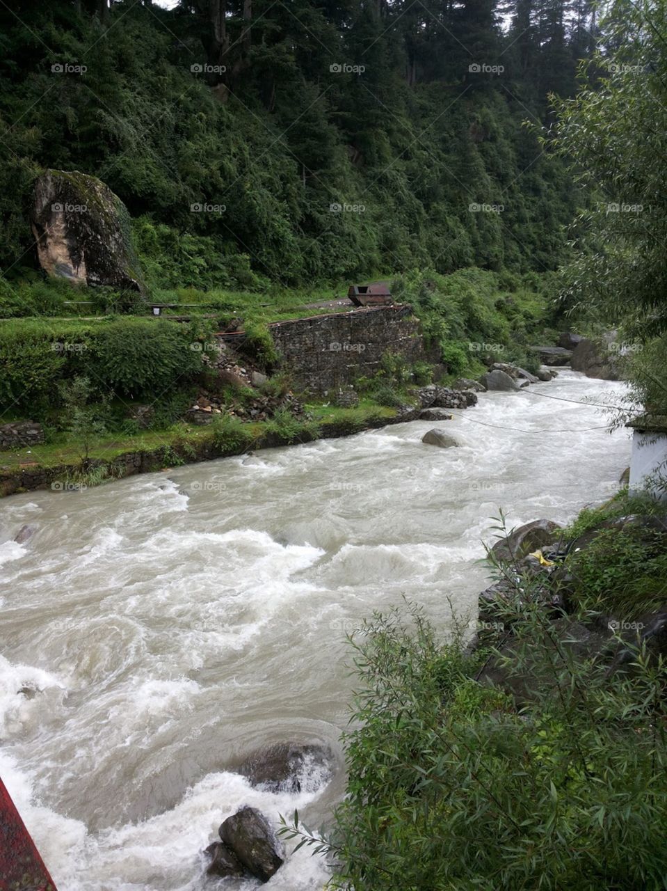 Manali amazing place to visit water flows from mountain 