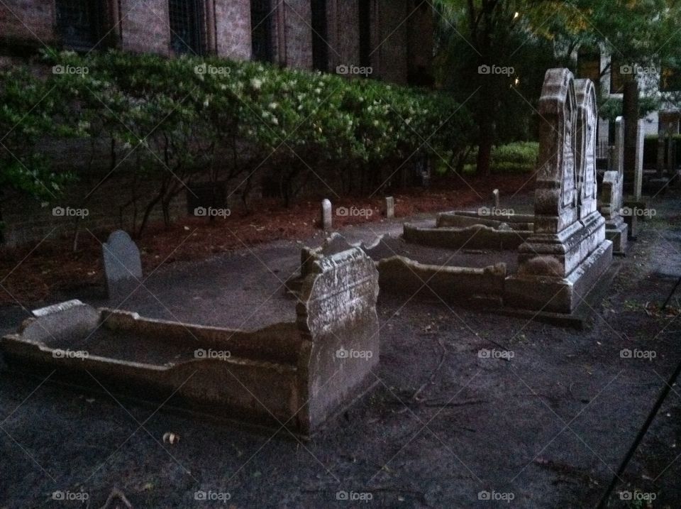 Grave sites in charleston. Graves in Charleston SC 