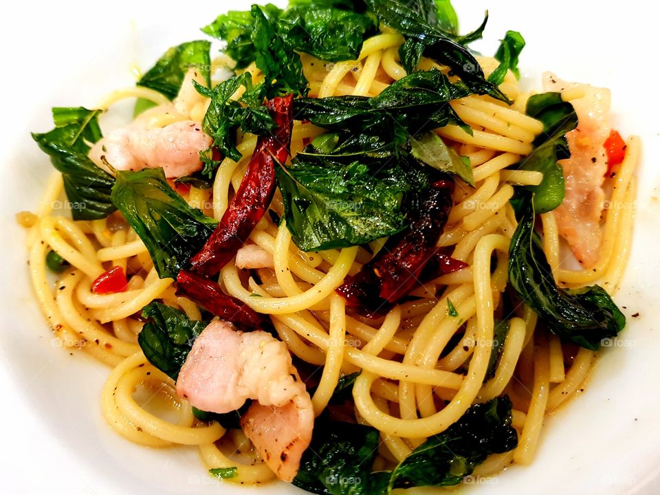 Spaghetti with bacon