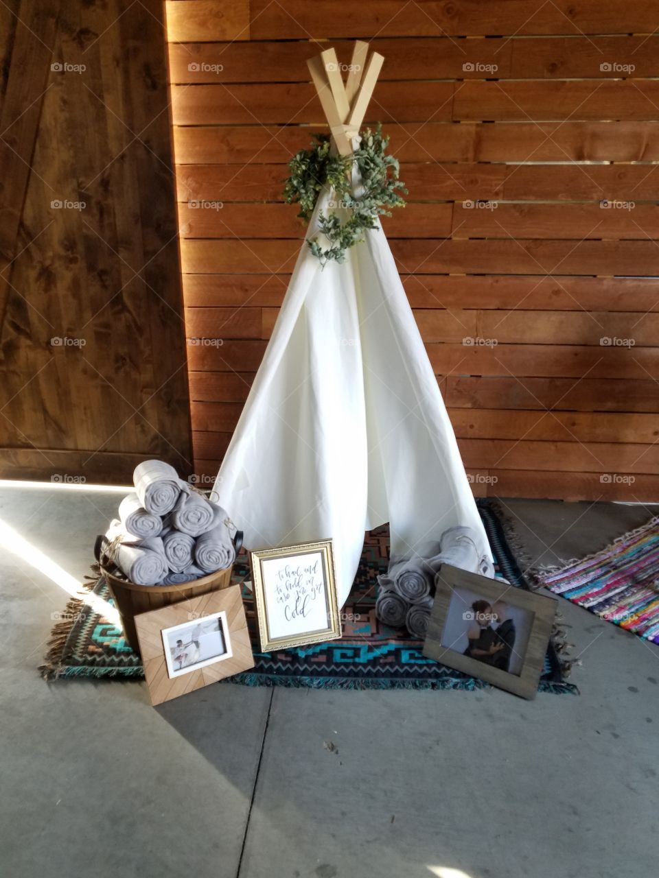 rustic wedding decor