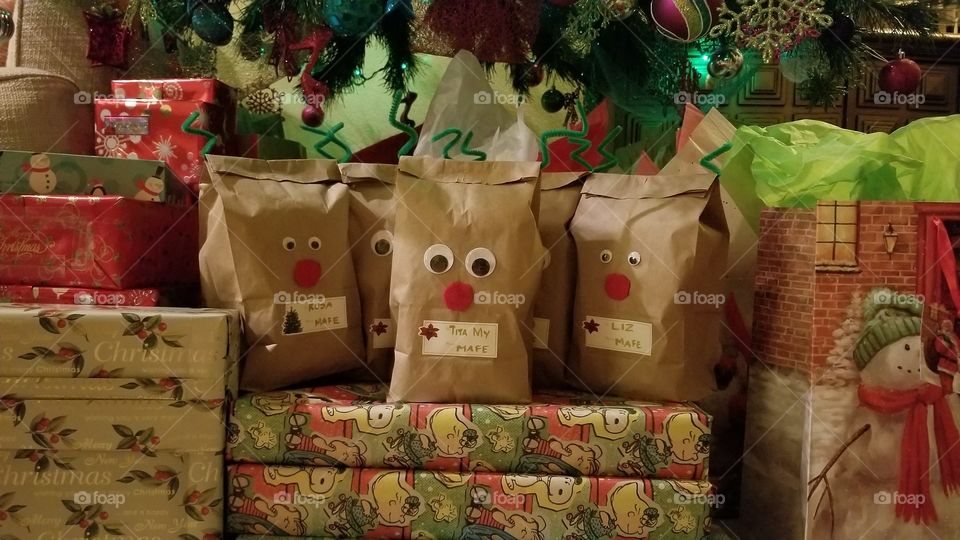 do it yourself Christmas reindeer gifts under the Christmas tree