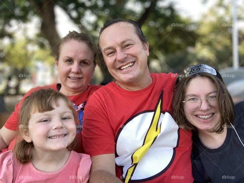 🇺🇸 Family: the greatest good!  How can you not be happy with those smiles on your side? / 🇧🇷 Família: o bem maior! Como não ser feliz tendo esses sorrisos ao mau lado?