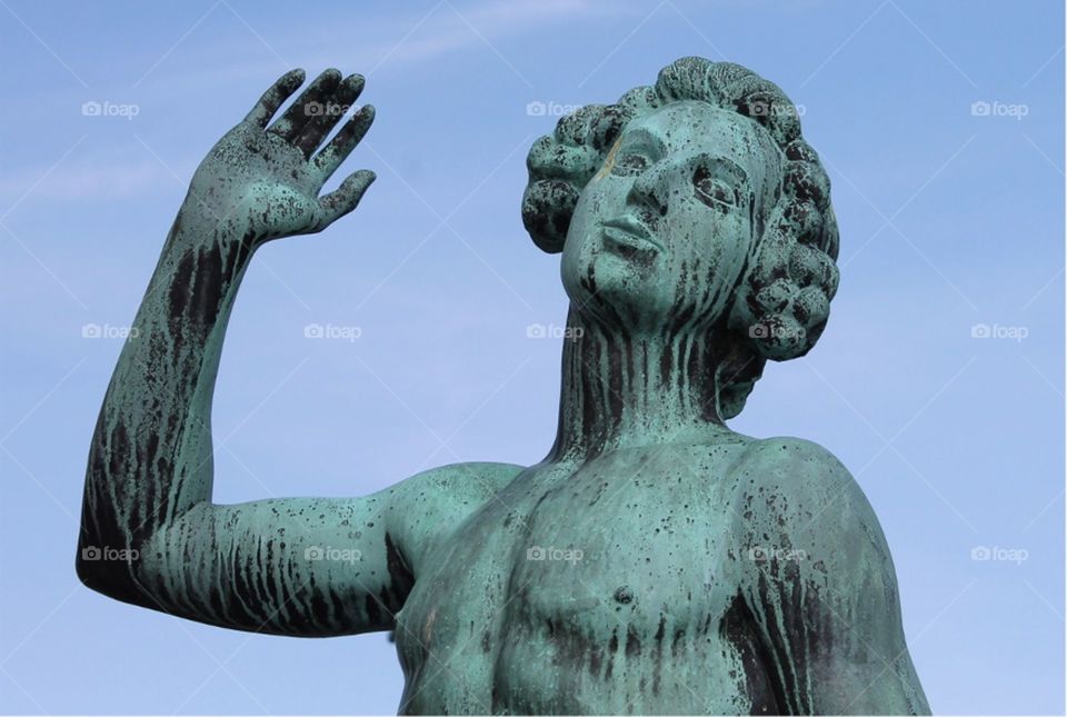 "Sången" statue by Carl Eld