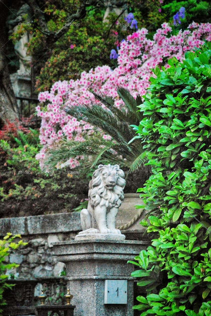 Garden statuary 