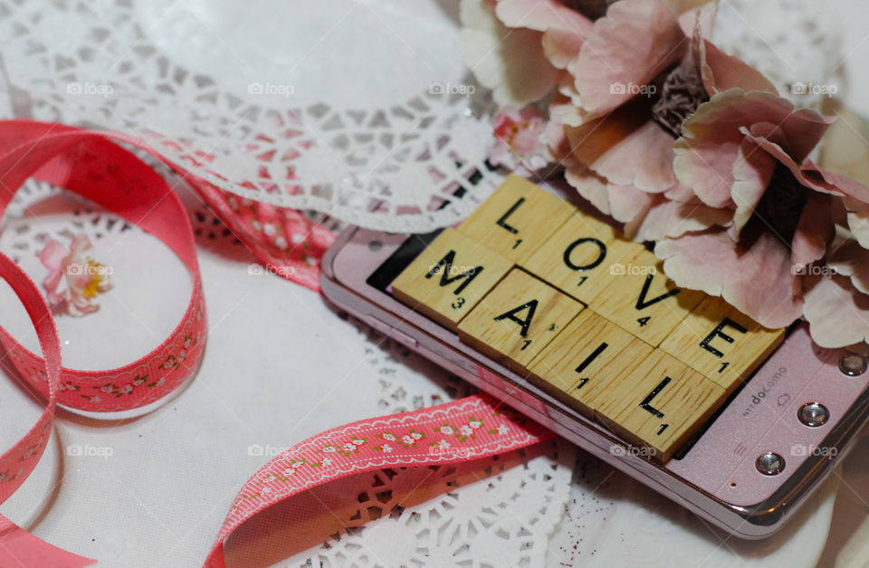 love mail smartphone Valentine