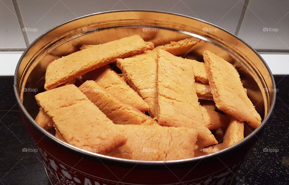 Saffron cakes to Christmas.