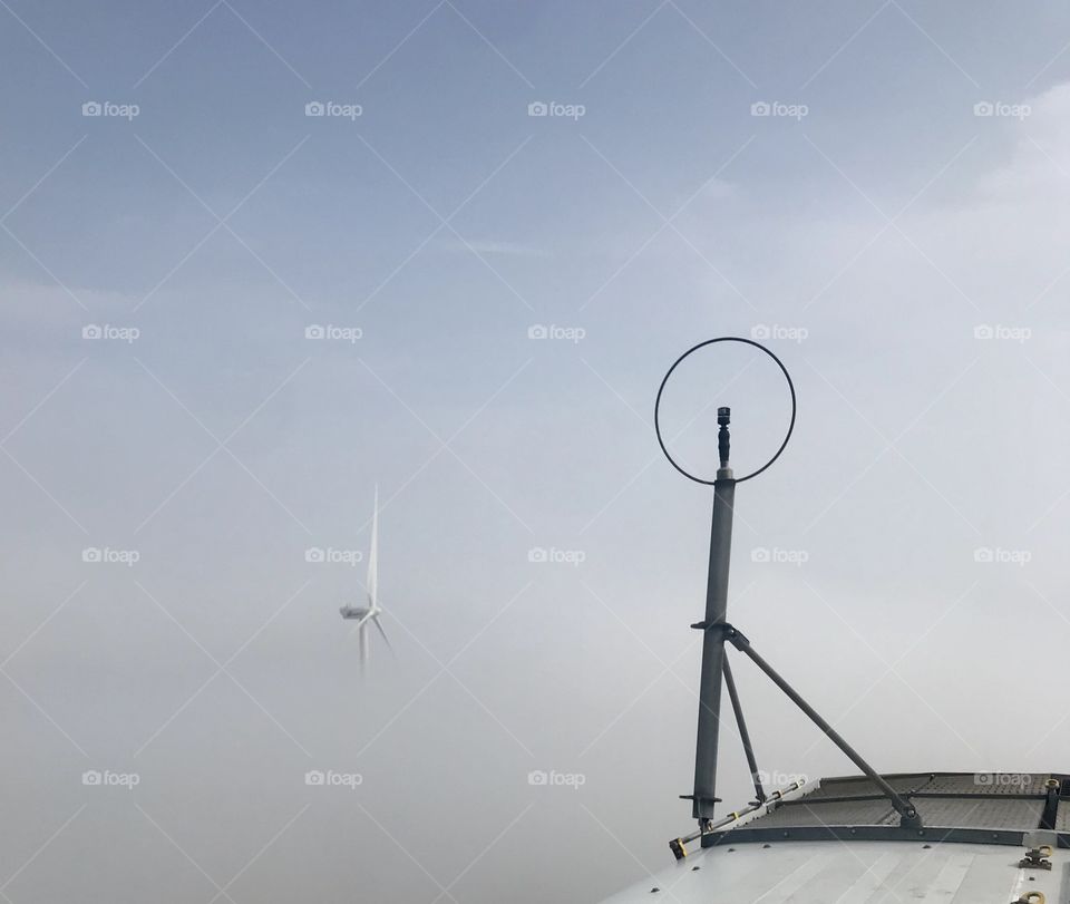 Windmill above clouds windmolen boven de wolken