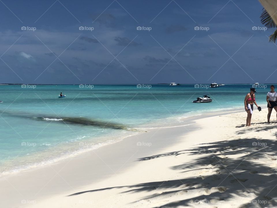 Tourist enjoying in a nice summer time #carpe-diem, a sunny side of life #maldives