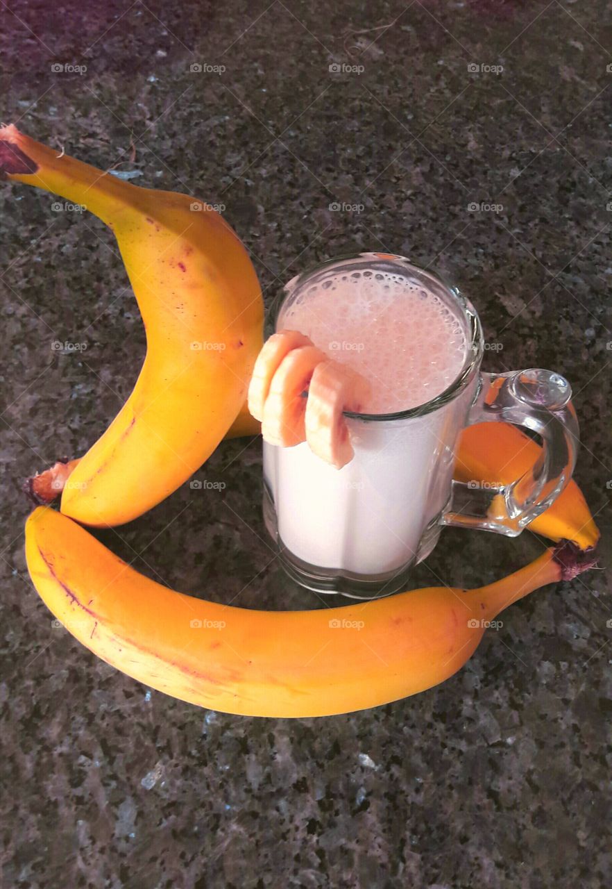 milk shake banana flavour for summer time enjoy with this healthy milk shake
