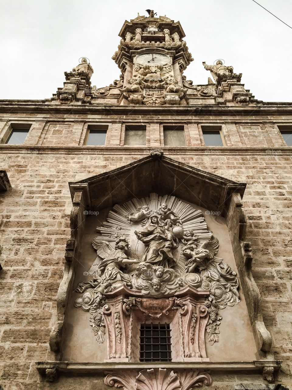 Iglesia de los Santos Juanes. Detalle Escultura de la Virgen del Rosario, Real Parroquia de los Santos Juanes (Valencia - Spain)