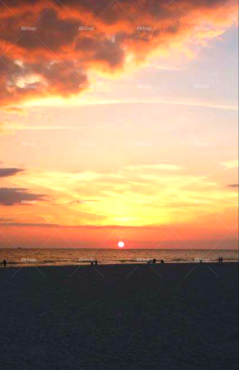 Florida sunset. Taken at St Pete Beach in Florida. my favorite place on earth, so far.