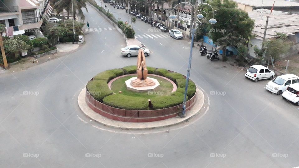 City circle statue