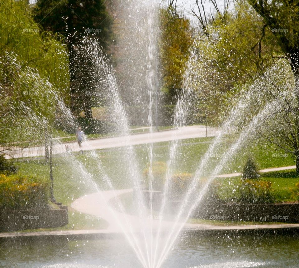 Loose Park Pond Fountain