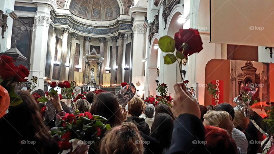 Bendición de las rosas el día de Santa Rita Blessing of the roses on Santa Rita's day