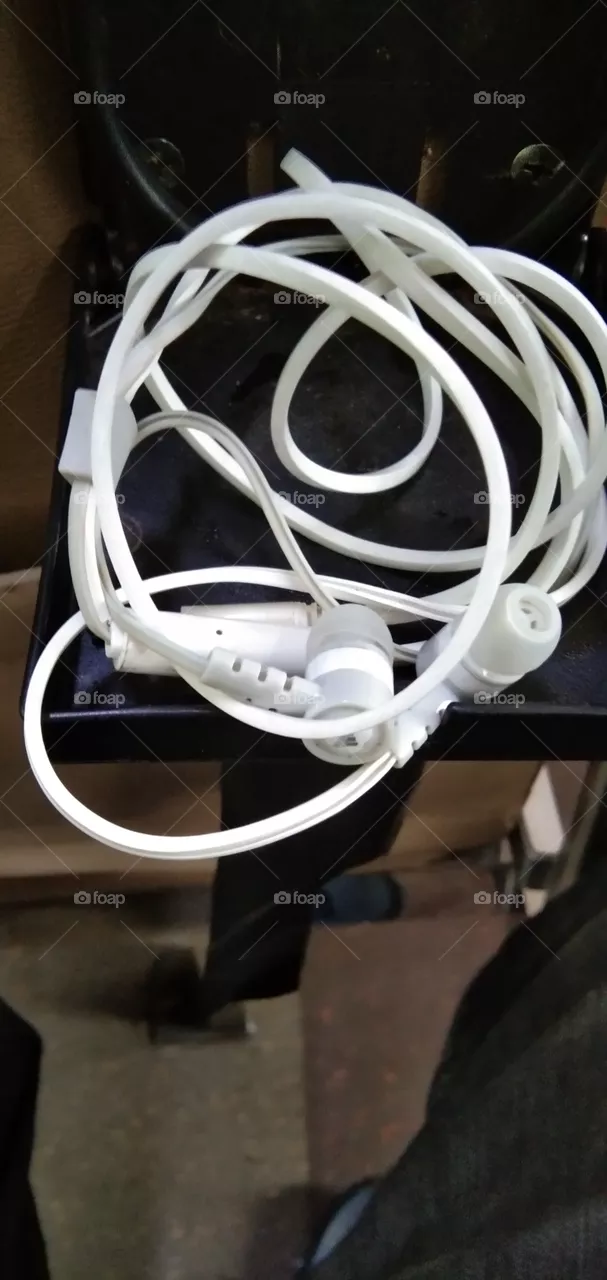 earphones