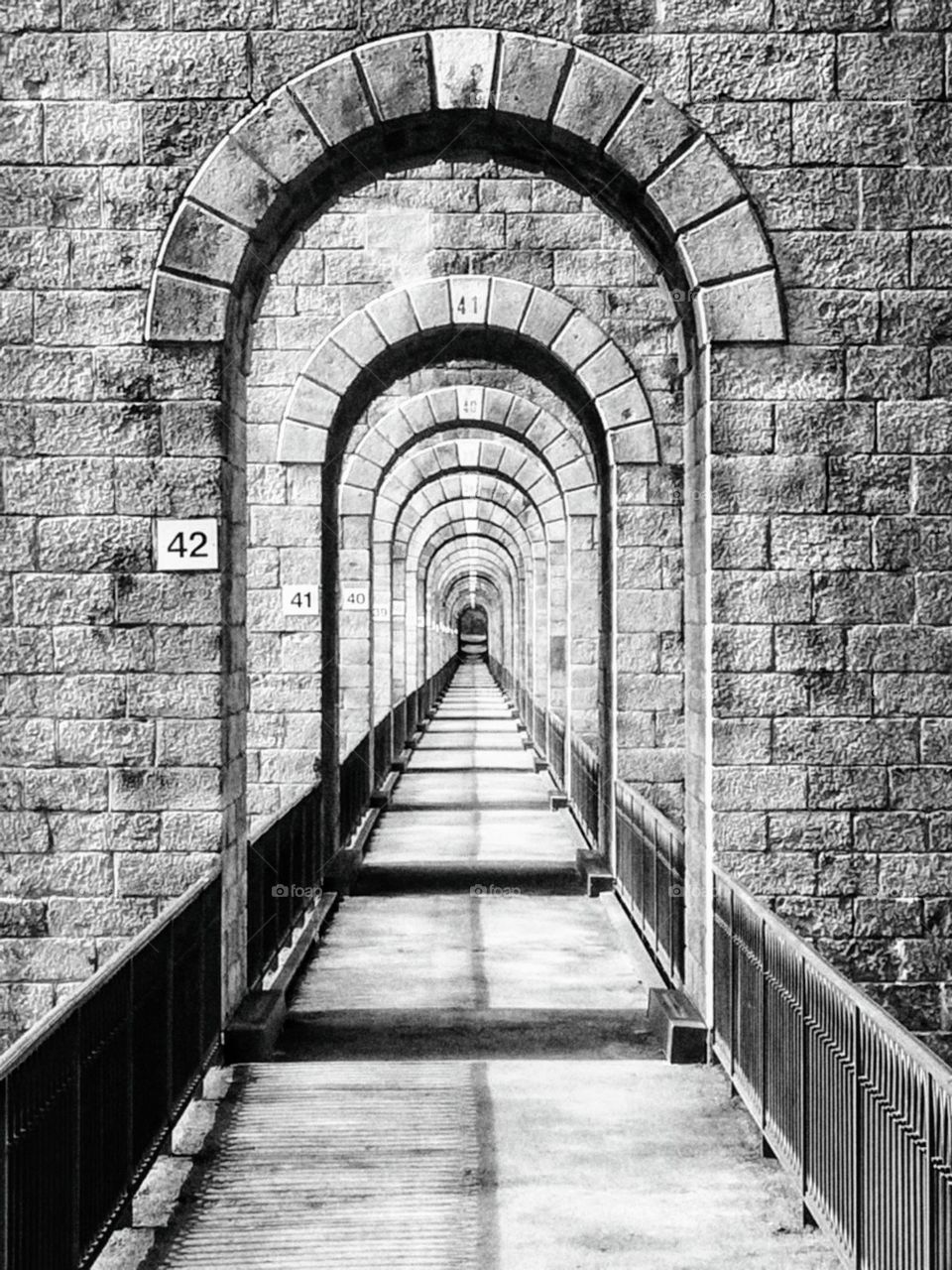 B&W Arquitecture, Le viaduc de Chaumont, Haute-Marne, France