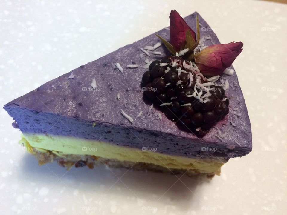 Blueberry dessert, raw 